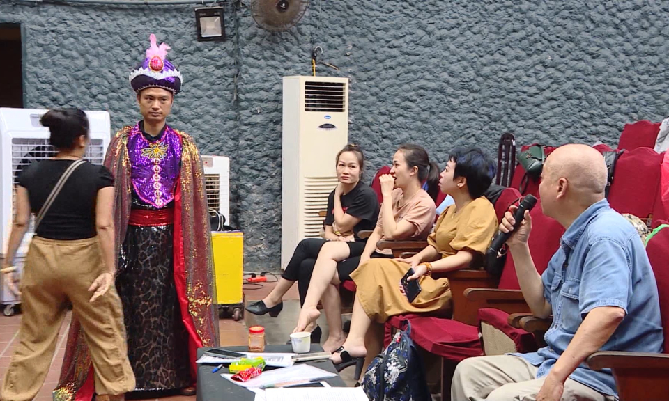 Vở rối &ldquo;Aladin v&agrave; c&acirc;y đ&egrave;n thần"