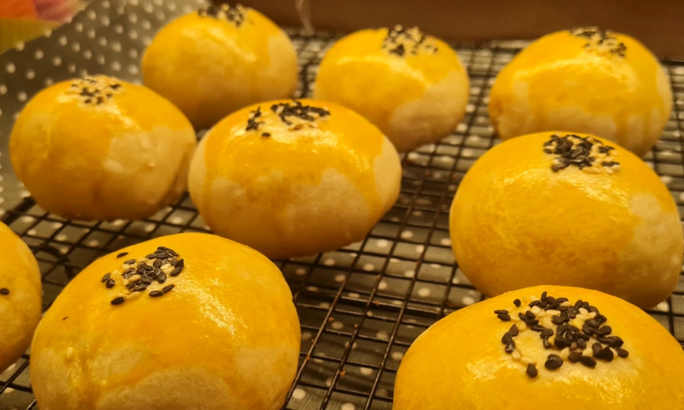Măng non đất Cảng: Làm bánh trung thu