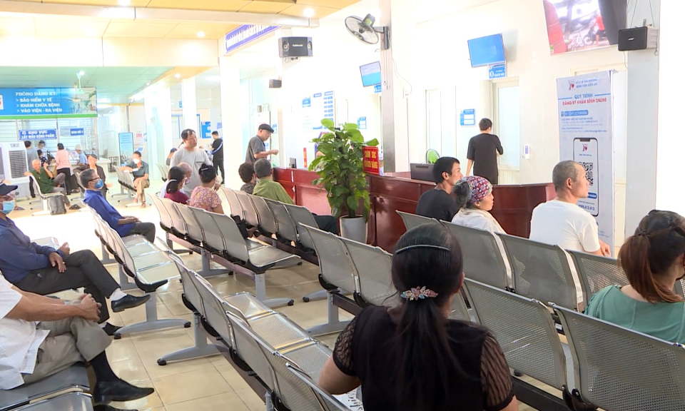 Y tế sức khỏe: Khám chữa bệnh theo yêu cầu: Giá phải đi kèm với chất lượng 