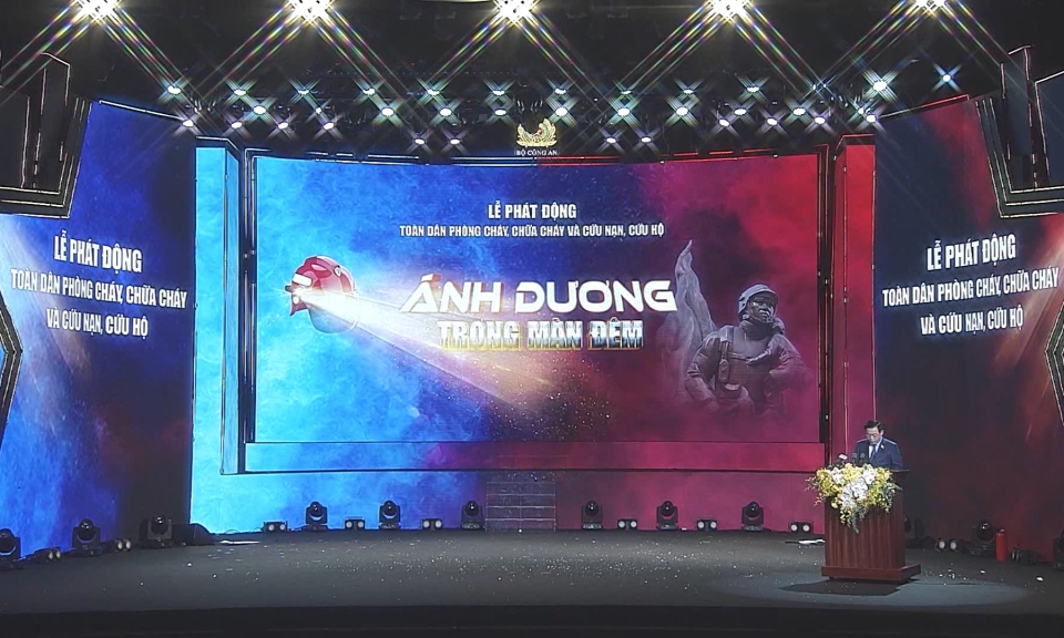 Lễ ph&aacute;t động to&agrave;n d&acirc;n ph&ograve;ng ch&aacute;y, chữa ch&aacute;y v&agrave; cứu nạn, cứu hộ