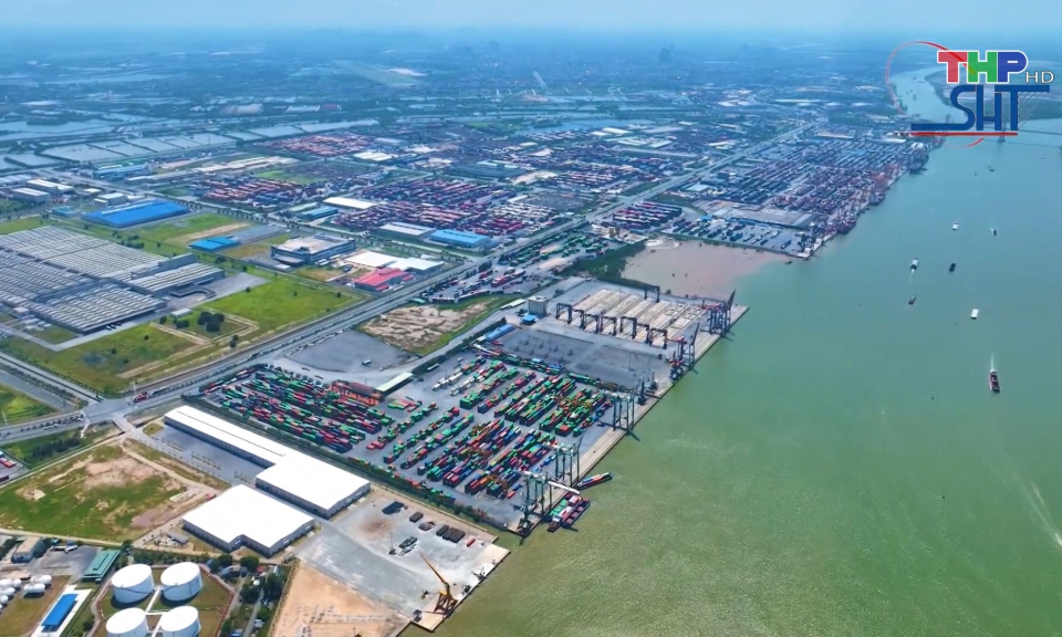 Đẩy mạnh thu ph&iacute; hạ tầng cảng biển