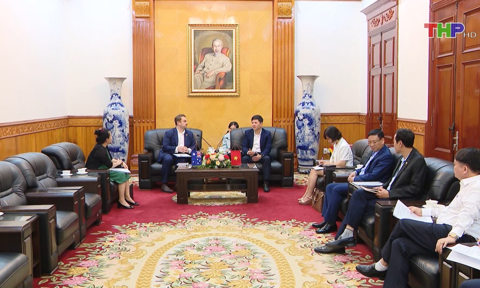 L&atilde;nh đạo UBND TP tiếp kh&aacute;ch quốc tế