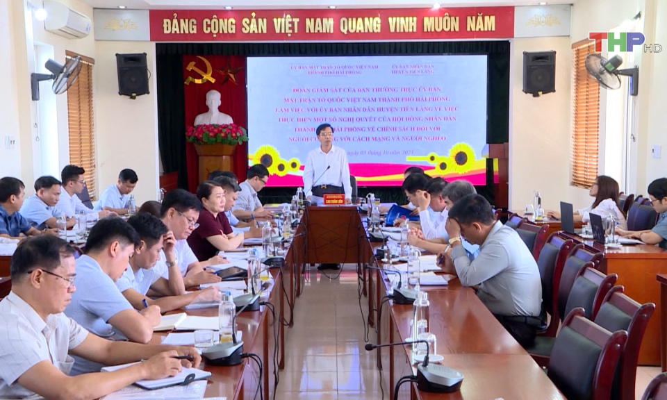 Gi&aacute;m s&aacute;t  việc thực hiện ch&iacute;nh s&aacute;ch với người c&oacute; c&ocirc;ng, người ngh&egrave;o