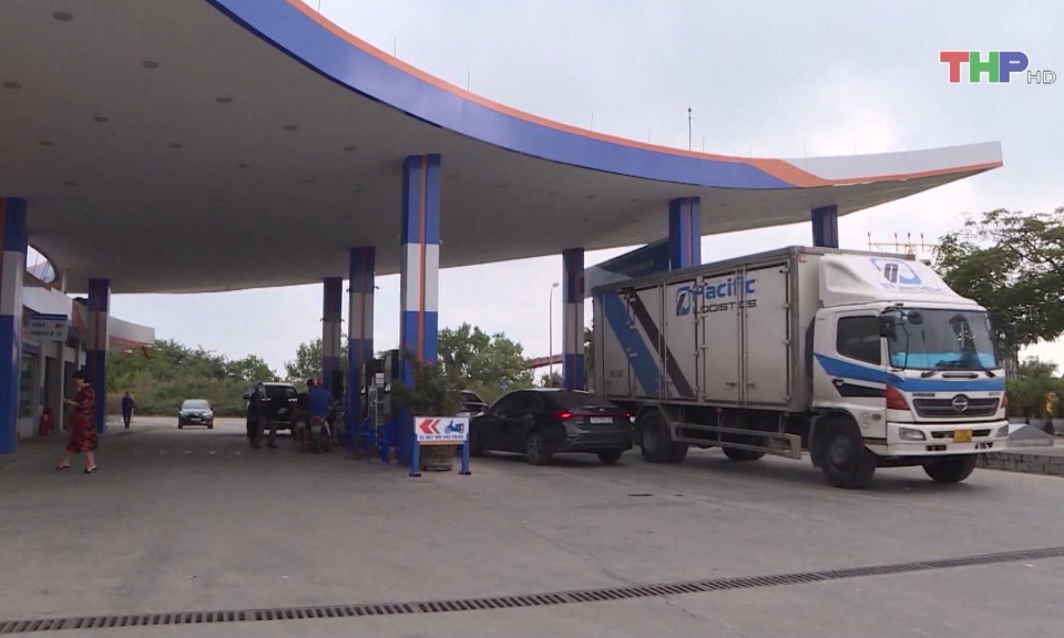 N&acirc;ng nguồn dự trữ xăng, dầu l&ecirc;n 80 ng&agrave;y