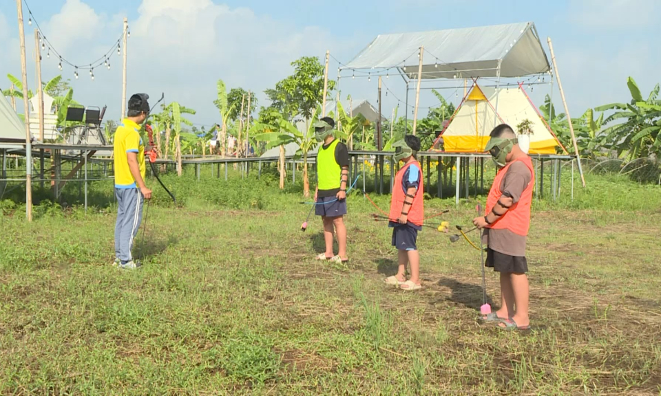 Măng non đất Cảng: Bắn cung 