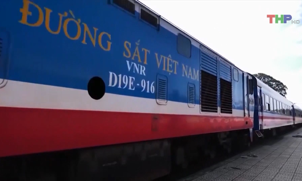 Ng&agrave;nh đường sắt b&aacute;n 18.000 v&eacute; giảm gi&aacute; 30%