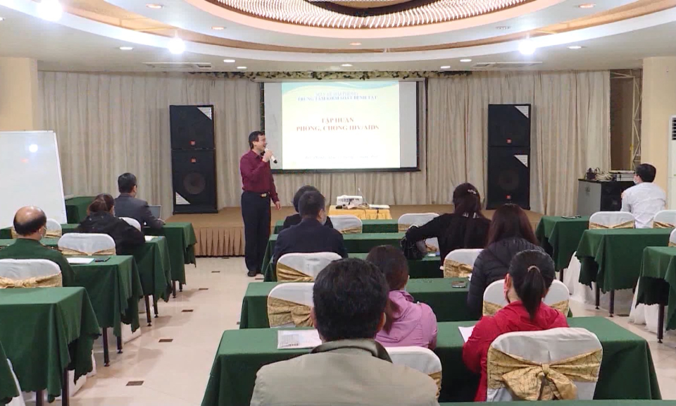 Ph&oacute;ng sự: N&acirc;ng cao hiệu quả ph&ograve;ng, chống HIV/AIDS  