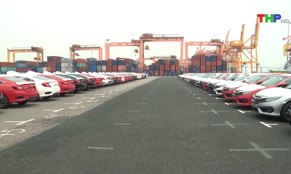 Gần 100.000 &ocirc; t&ocirc; nhập khẩu v&agrave;o Việt Nam