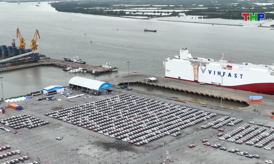 Kim ngạch xuất nhập khẩu h&agrave;ng h&oacute;a vượt 500 tỷ USD