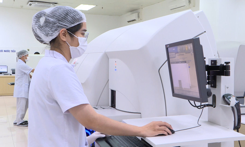 Y tế sức khỏe: Hiệu quả x&eacute;t nghiệm sinh học ph&acirc;n tử trong chẩn đo&aacute;n v&agrave; điều trị ung thư      