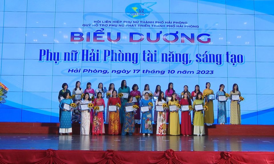 Phụ nữ Việt: N&acirc;ng tầm vị thế của nữ giới       