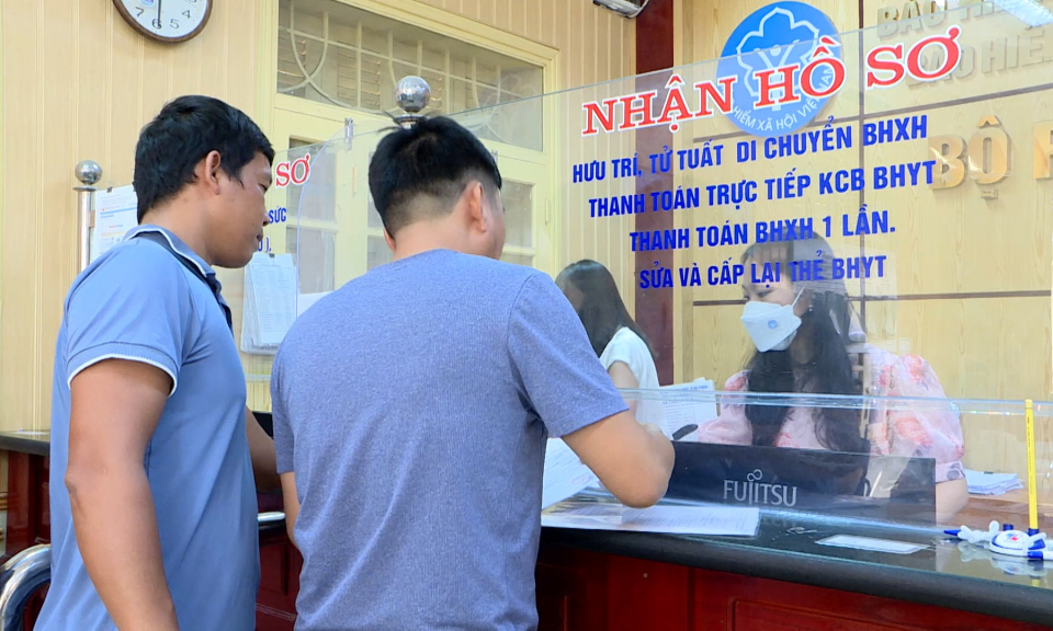 Điểm nhấn 365: Hệ lụy khi r&uacute;t bảo hiểm x&atilde; hội một lần      