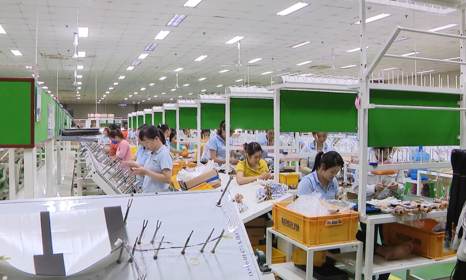 Tạp ch&iacute; kinh tế: Nh&acirc;n lực cho ng&agrave;nh c&ocirc;ng nghiệp c&ocirc;ng nghệ cao: Cơ hội v&agrave; th&aacute;ch thức 