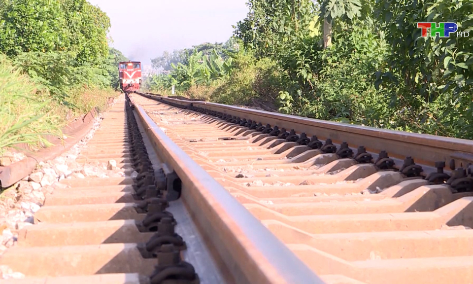 Bảo đảm an to&agrave;n h&agrave;nh lang đường sắt