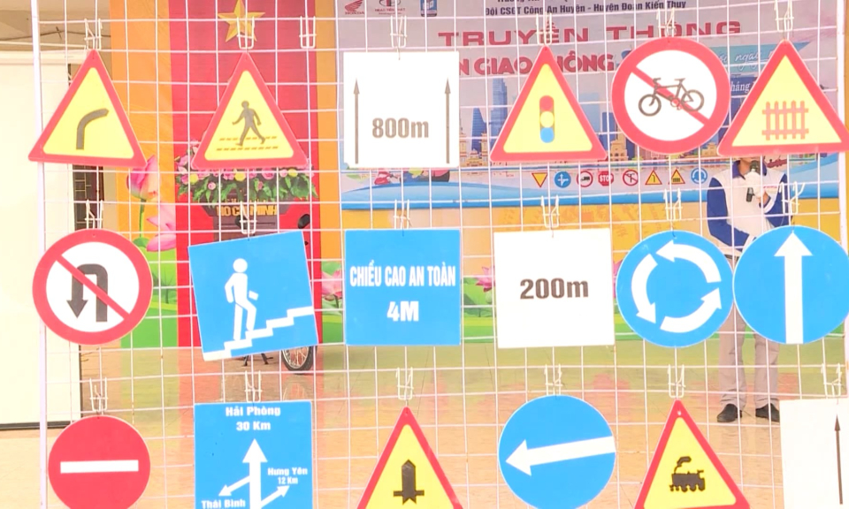 Đại đo&agrave;n kết to&agrave;n d&acirc;n: Mặt trận Tổ quốc Việt Nam c&aacute;c cấp đẩy mạnh tuy&ecirc;n truyền về ATGT