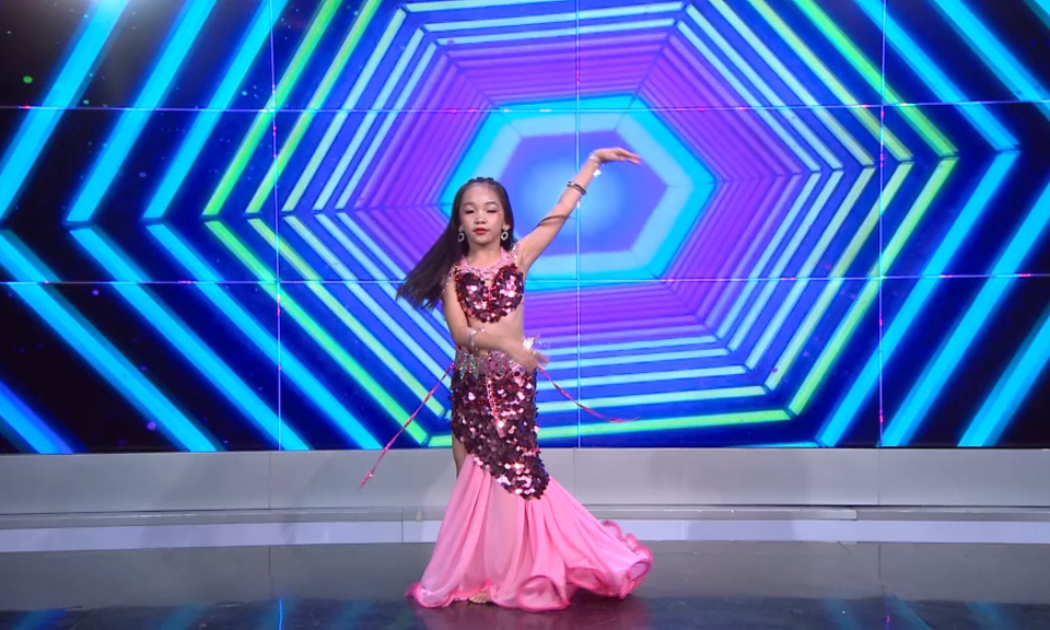 Măng non đất Cảng: Belly dance         