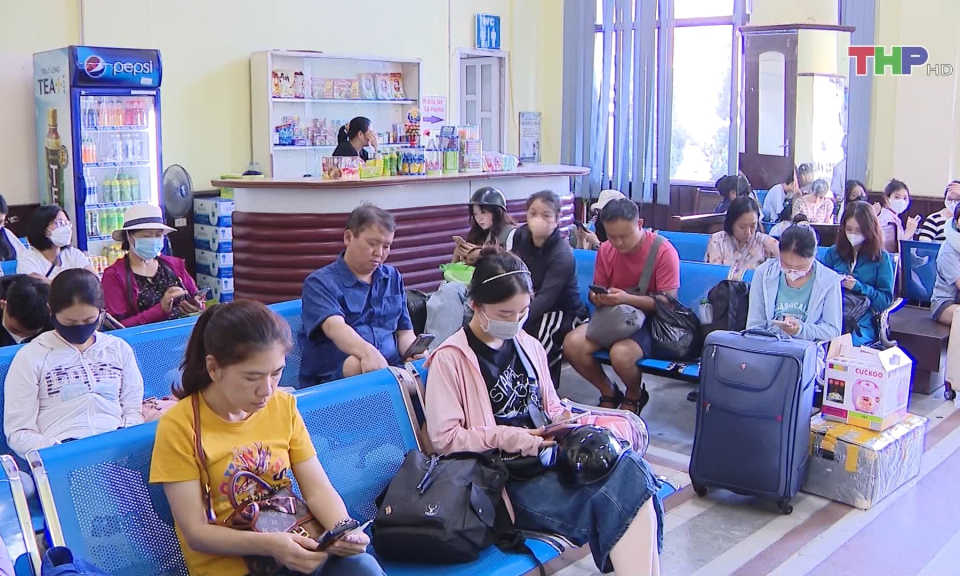 Doanh thu vận tải h&agrave;nh kh&aacute;ch tăng trong th&aacute;ng 10