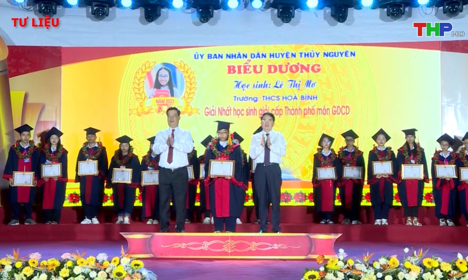 Chuẩn bị Lễ biểu dương học sinh, sinh vi&ecirc;n xuất sắc ti&ecirc;u biểu năm 2023