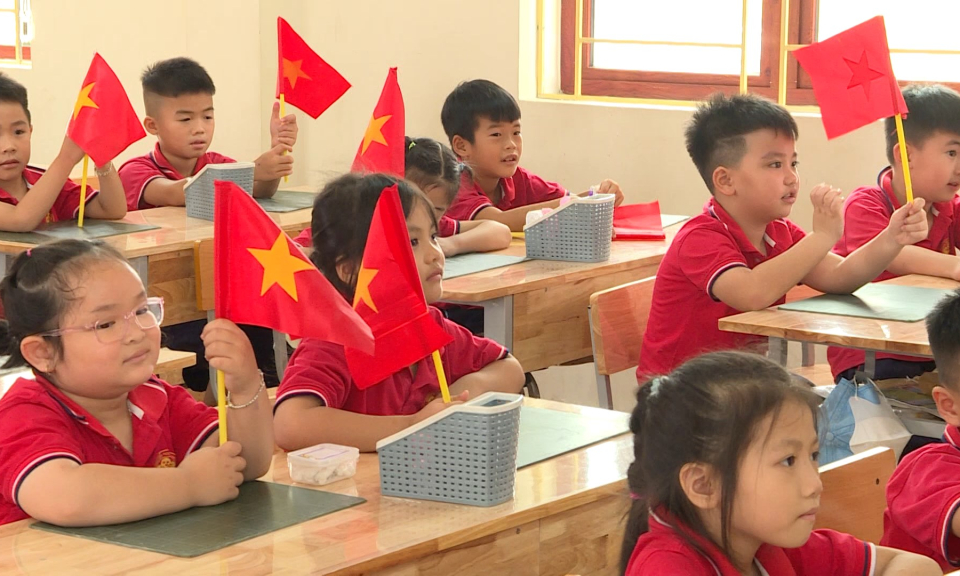 Gi&aacute;o dục v&agrave; đ&agrave;o tạo: C&aacute;c yếu tố gi&uacute;p x&acirc;y dựng trường học hạnh ph&uacute;c