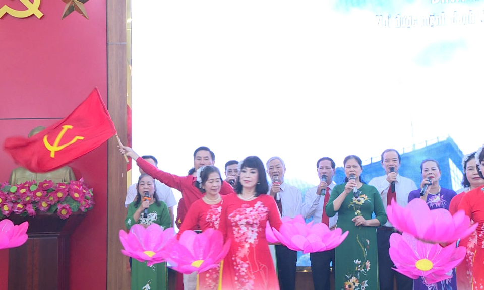 Học tập v&agrave; l&agrave;m theo tư tưởng, đạo đức, phong c&aacute;ch Hồ Ch&iacute; Minh: Những người &ldquo;v&aacute;c t&ugrave; v&agrave; h&agrave;ng tổng&rdquo;