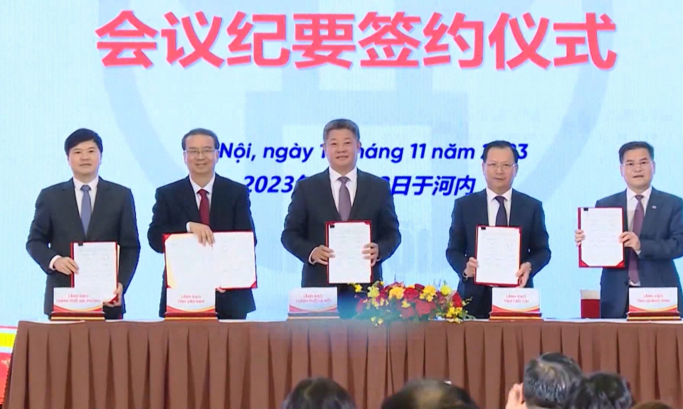 Bế mạc Hội nghị hợp t&aacute;c h&agrave;nh lang kinh tế 5 tỉnh, th&agrave;nh phố