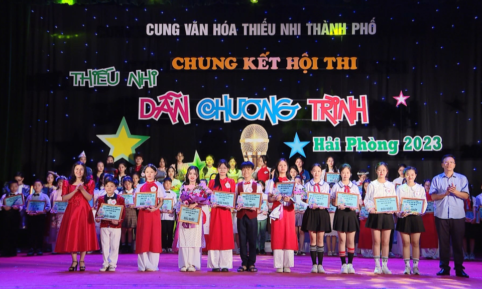 Măng non đất Cảng: Thiếu nhi dẫn chương tr&igrave;nh