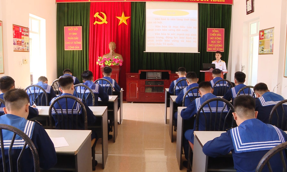 An ninh biển đảo: Chiến sỹ th&ocirc;ng tin Hải qu&acirc;n ph&aacute;t huy phẩm chất &ldquo;Bộ đội Cụ Hồ&rdquo;         