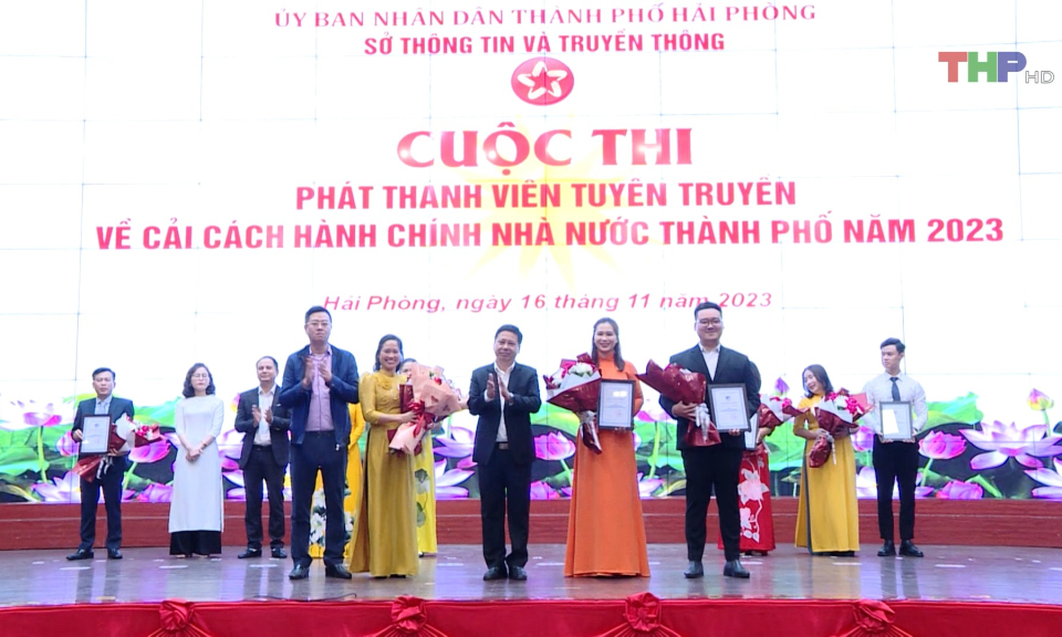 Bản tin thời sự trưa (18/11/2023)