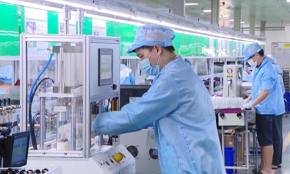 Ph&aacute;t động phong tr&agrave;o thi đua nước r&uacute;t  