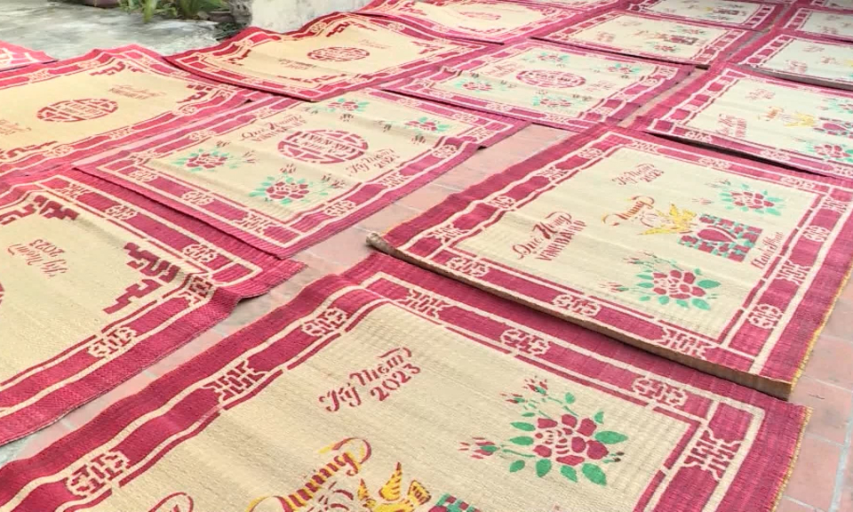 Giữ lửa l&agrave;ng nghề chiếu c&oacute;i truyền thống Đồng Minh