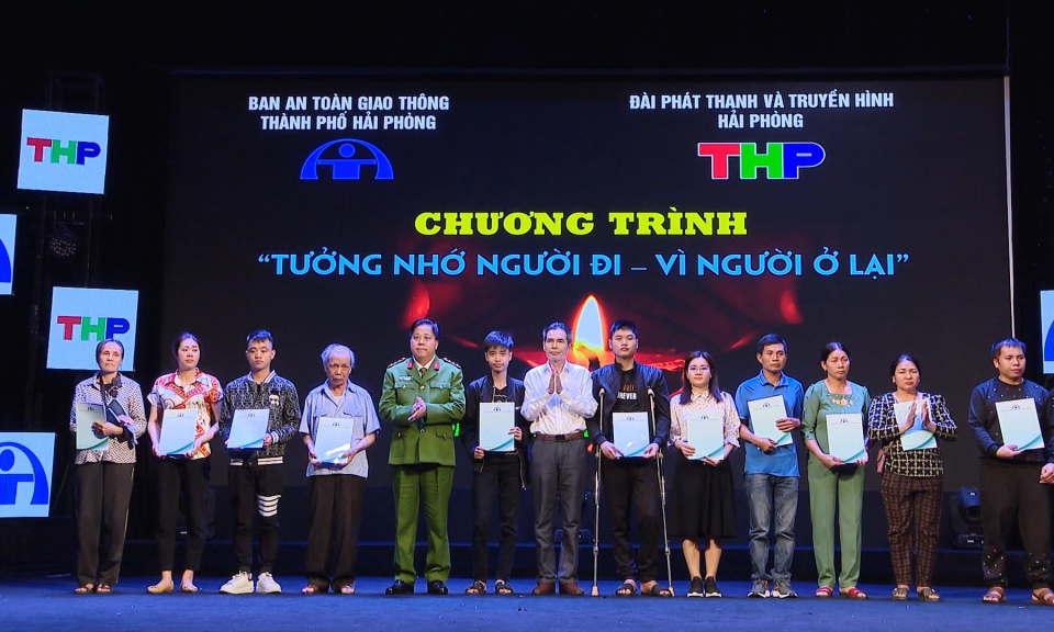 &ldquo;Tưởng nhớ người đi - V&igrave; người ở lại&rdquo;