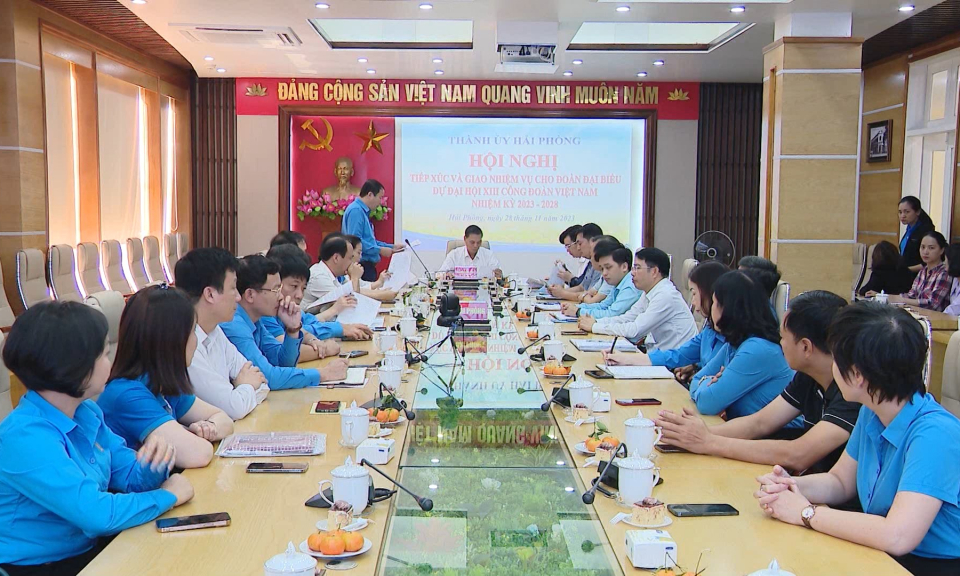 Tiếp x&uacute;c đo&agrave;n đại biểu dự Đại hội C&ocirc;ng đo&agrave;n Việt Nam 