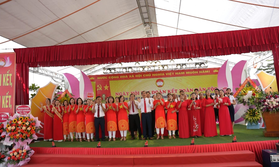 X&acirc;y dựng Đảng: N&acirc;ng cao chất lượng sinh hoạt Chi bộ theo Chỉ thị 10 của Ban B&iacute; thư  