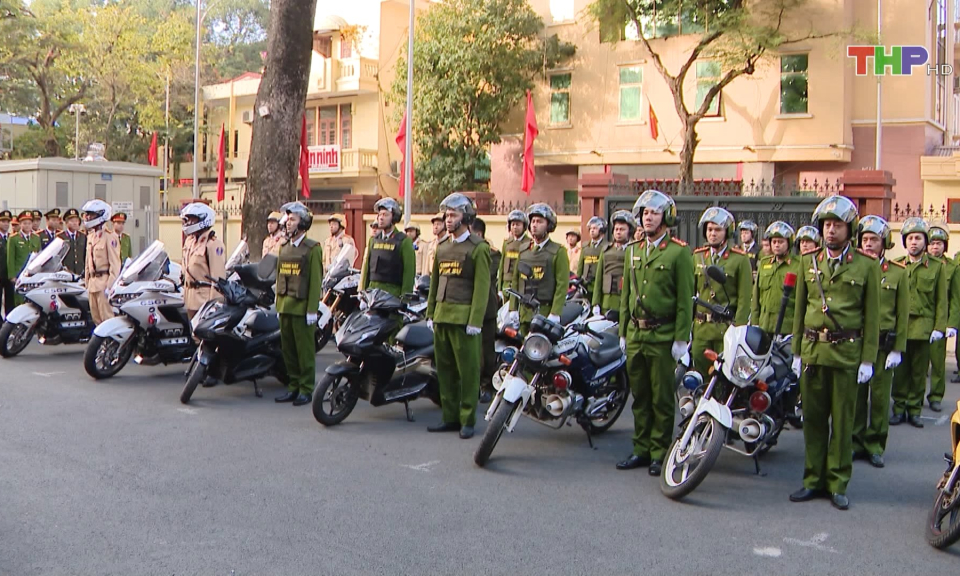 Ra qu&acirc;n thực hiện đợt cao điểm tấn c&ocirc;ng, trấn &aacute;p tội phạm