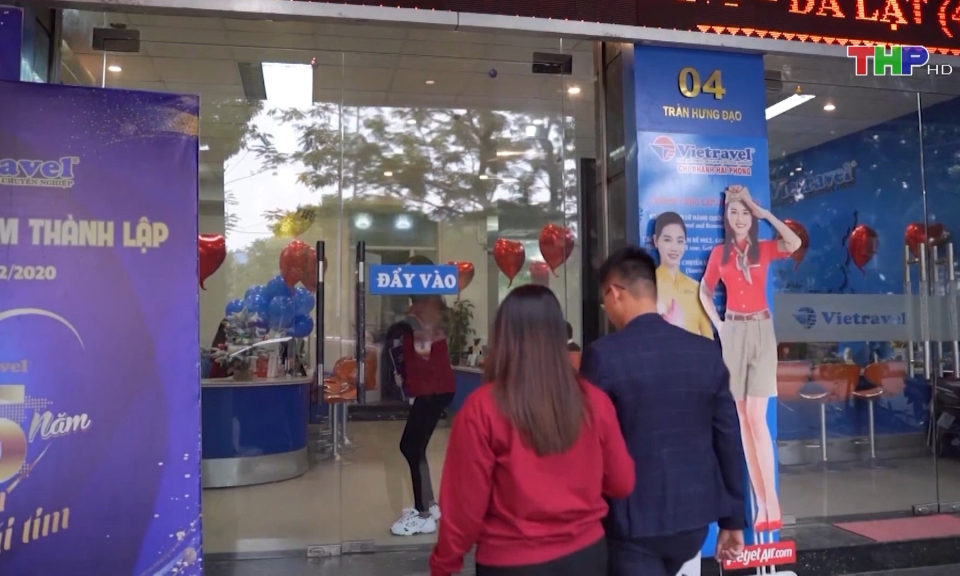 S&ocirc;i động tour du lịch Tết  