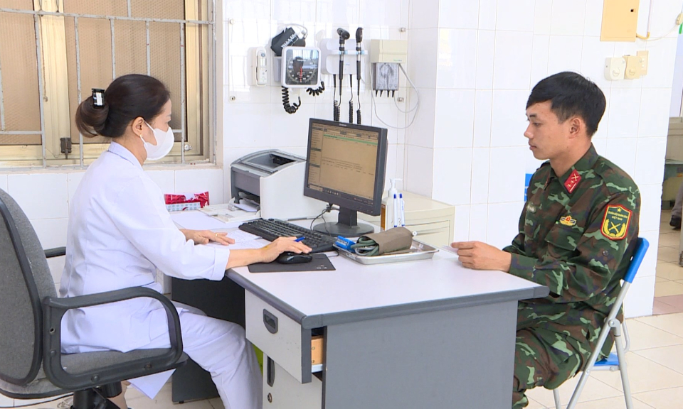 An ninh biển đảo: N&acirc;ng cao sức khỏe bộ đội