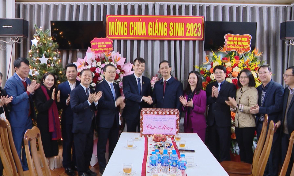 Ch&uacute;c mừng Gi&aacute;ng sinh 2023