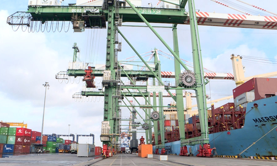 Tạp ch&iacute; kinh tế: Hải Ph&ograve;ng tr&ecirc;n lộ tr&igrave;nh &ldquo;xanh h&oacute;a&rdquo; cảng biển