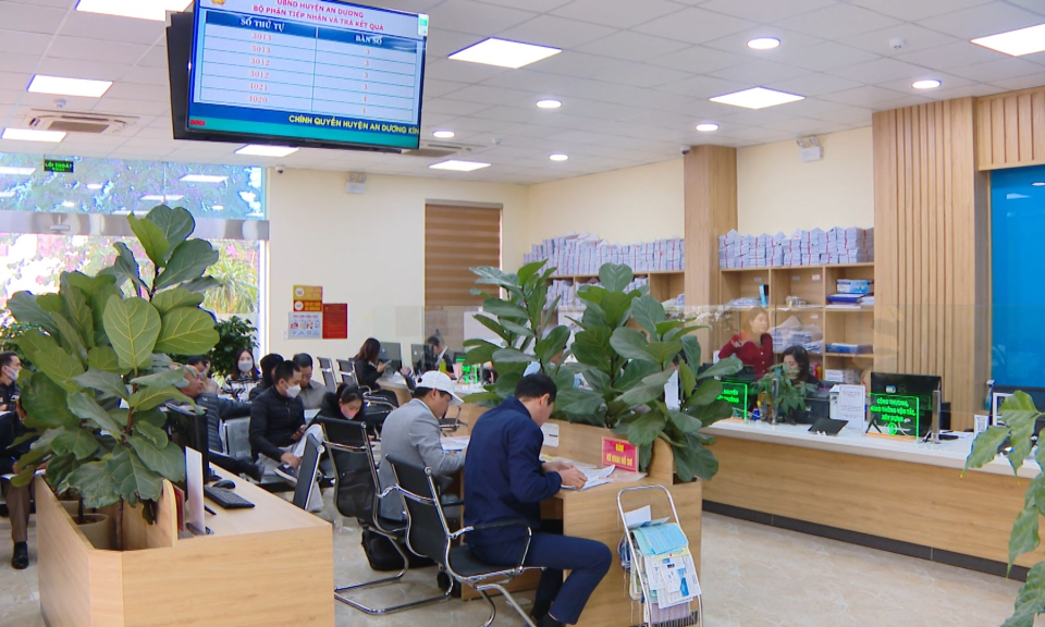 Cải c&aacute;ch h&agrave;nh ch&iacute;nh: Yếu tố con người đ&oacute;ng vai tr&ograve; then chốt trong cải c&aacute;ch h&agrave;nh ch&iacute;nh c&ocirc;ng