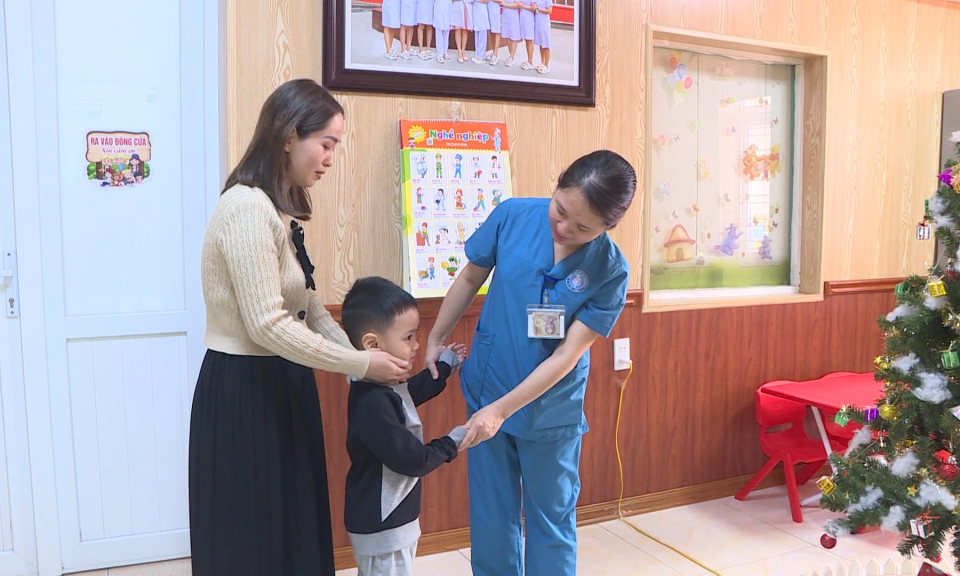 Ph&oacute;ng sự: Ứng dụng y học hiện đại trong chăm s&oacute;c, điều trị bệnh nhi