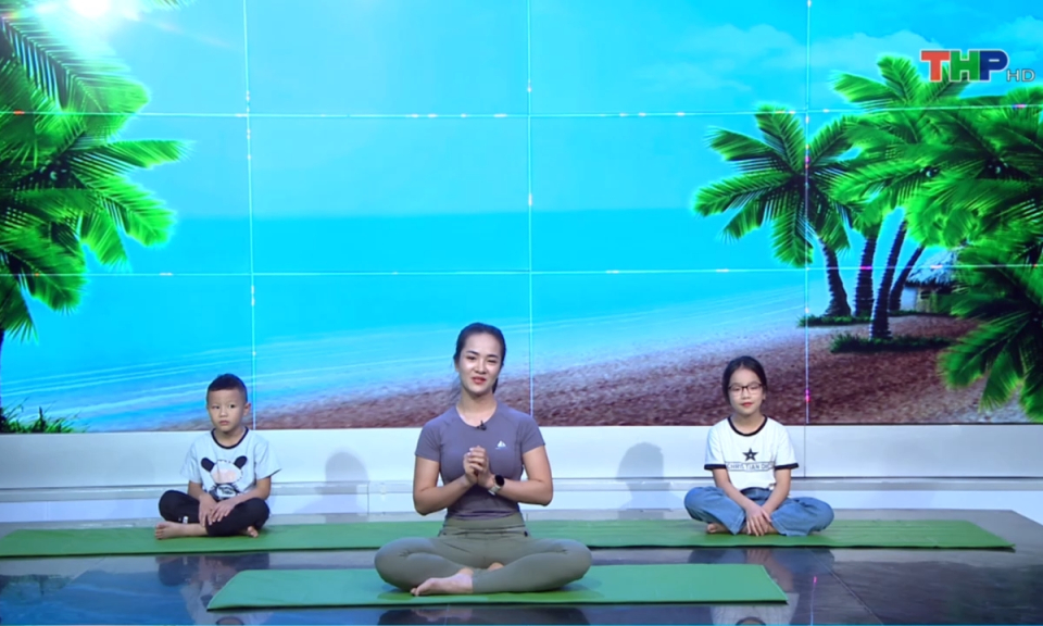 Măng non đất Cảng: Yoga &ndash; Cải thiện đau mỏi cổ