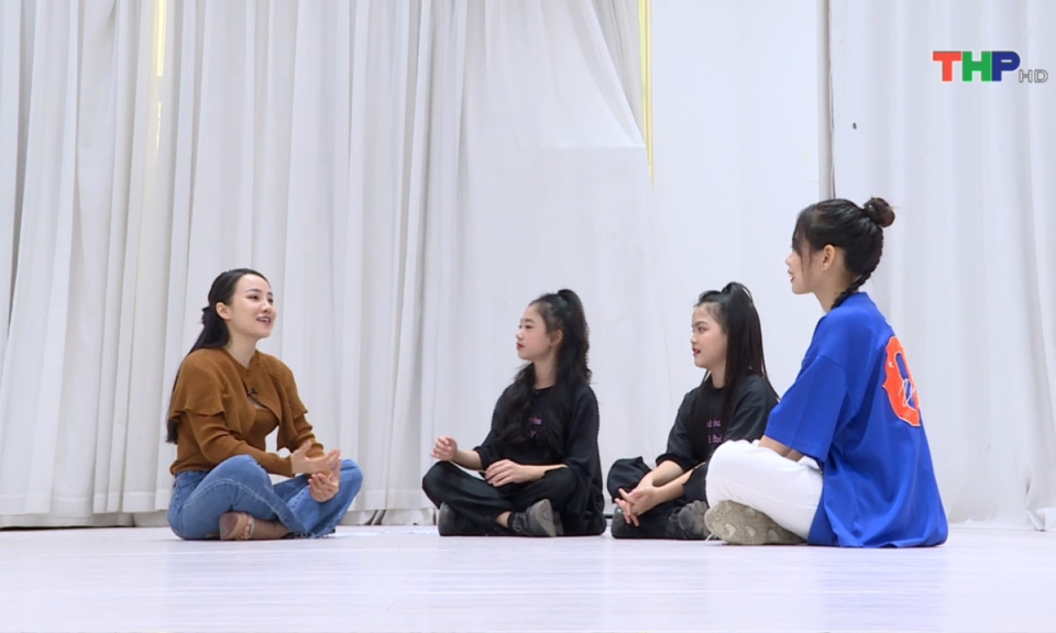 Măng non đất Cảng: Nhịp điệu vui 