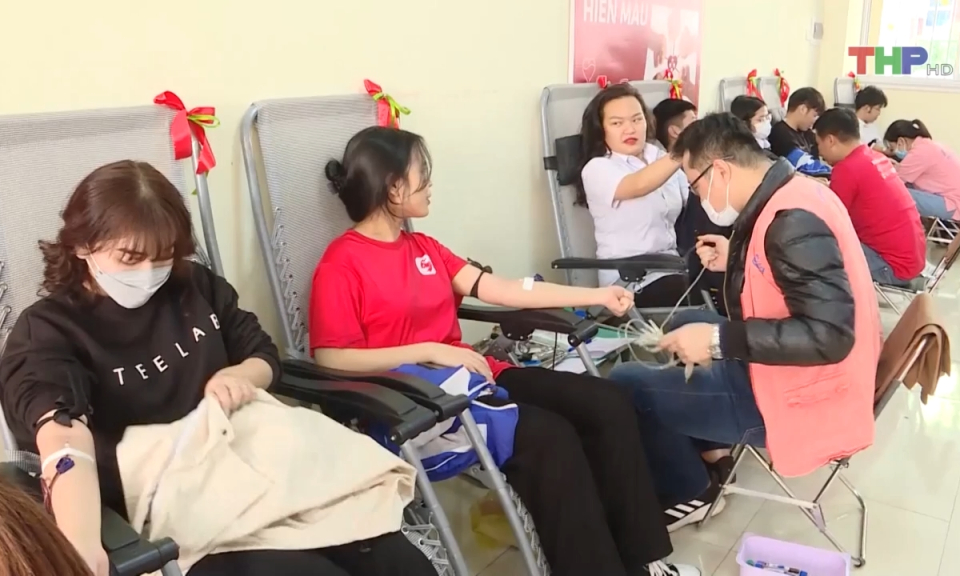 Đủ nguồn m&aacute;u dự trữ dịp Tết Nguy&ecirc;n đ&aacute;n