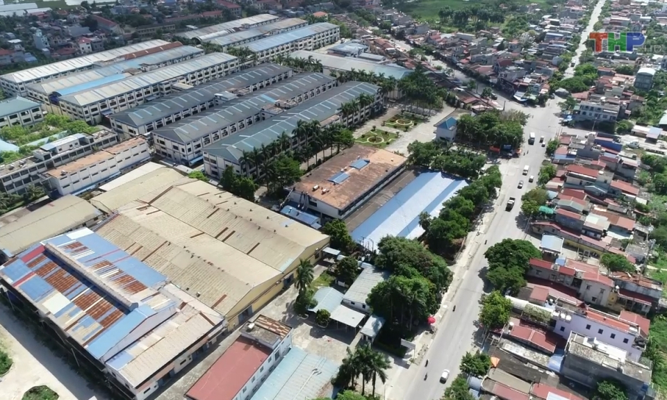 Kinh tế v&agrave; đ&ocirc; thị: Ph&aacute;t triển cụm c&ocirc;ng nghiệp - Nh&igrave;n từ thực tiễn