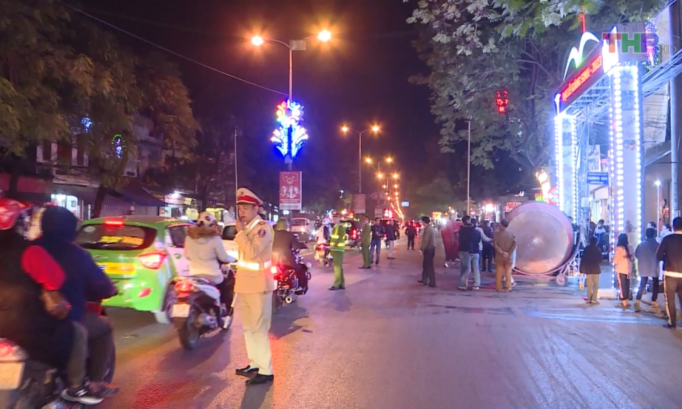 Điểm nhấn 365: Bảo đảm an to&agrave;n giao th&ocirc;ng dịp cận Tết