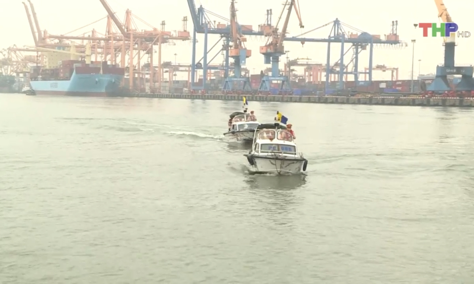 Giữ vững an to&agrave;n giao th&ocirc;ng đường thủy  