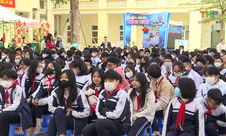 Gi&aacute;o dục v&agrave; đ&agrave;o tạo: Vấn đề đặt ra từ hoạt động trải nghiệm, hướng nghiệp cho học sinh