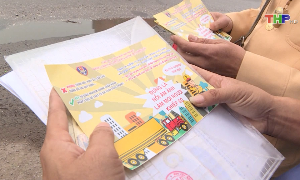 Tăng cường kiểm so&aacute;t phương tiện vận tải h&agrave;ng h&oacute;a