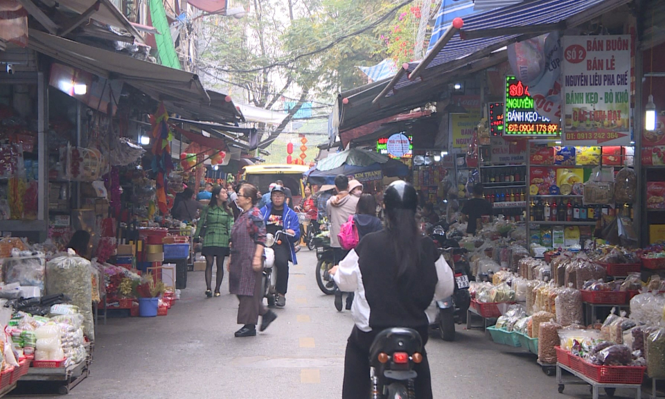 Ph&aacute;p luật v&agrave; cuộc sống: Bảo vệ quyền lợi người ti&ecirc;u d&ugrave;ng trong dịp Tết