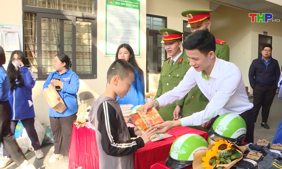 M&ocirc; h&igrave;nh &ldquo;Cặp s&aacute;ch c&ugrave;ng em đến trường&rdquo;